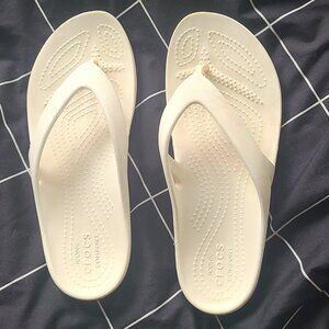Crocs Women’s LiteRide Flip Flops Sandals Size W6 White Iconic Comfort